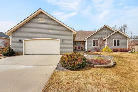 2520 Skyline, West Bend, WI 53090