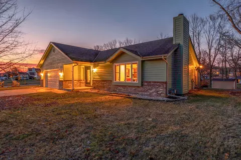 605 Cleveland, Hartford, WI 53027