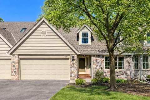 738 Elm Grv, Elm Grove, WI 53122