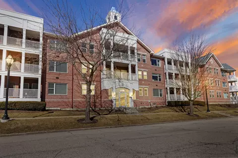 318 57th #111, Kenosha, WI 53140