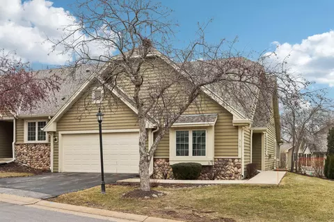 319 Endfield, Waukesha, WI 53186