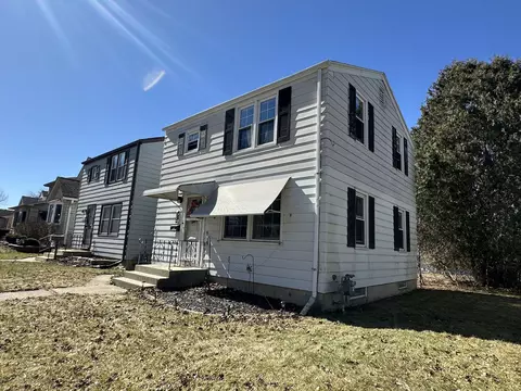 2349 S 77th, West Allis, WI 53219