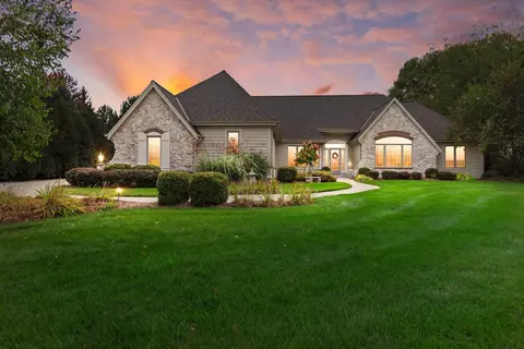 519 N Ponderosa, Hartland, WI 53029