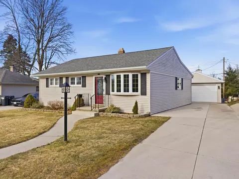 802 Forest, Manitowoc, WI 54220