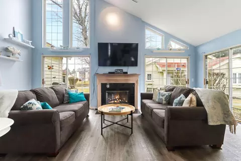 1737 Cottage #7-18, Geneva, WI 53147