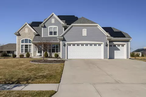 512 Westlawn, Mukwonago, WI 53149