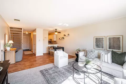 11936 W W Ml #9, Milwaukee, WI 53225