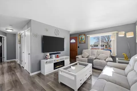 3631 S 81st, Milwaukee, WI 53220
