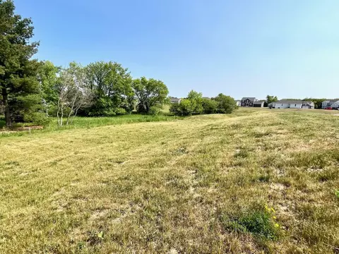 w206n17570 Hidden Crk, Jackson, WI 53037