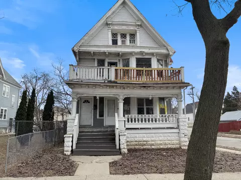 2200 N 42nd #2202, Milwaukee, WI 53208