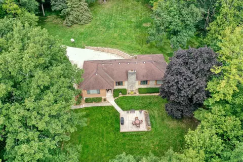 4640 Lake Clb, Oconomowoc Lake, WI 53066