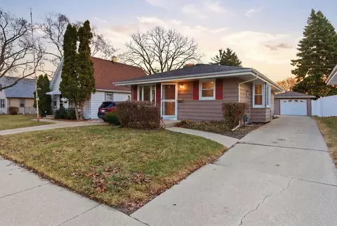 1521 Illinois, Racine, WI 53405