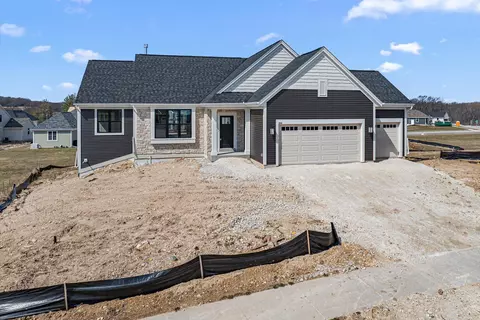 804 Viewpoint, Waukesha, WI 53188