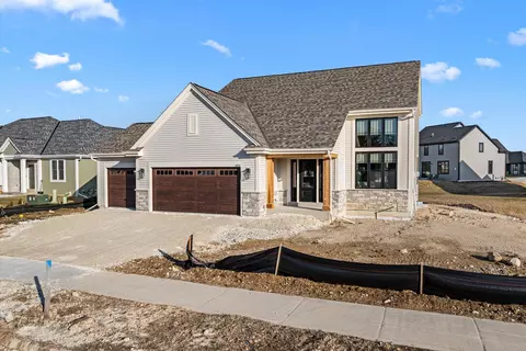 3817 White Oak, Waukesha, WI 53188