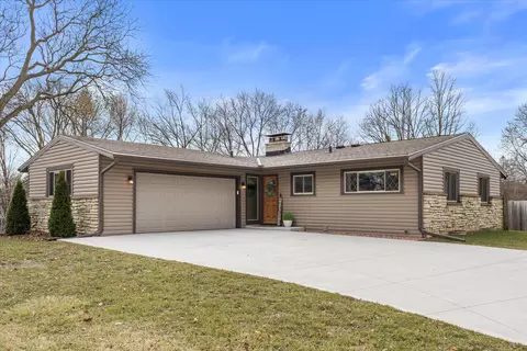 2365 S Green Links, West Allis, WI 53227
