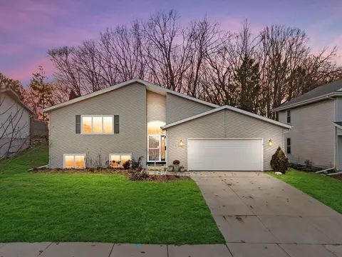 1130 Green Tree, West Bend, WI 53090