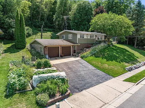 295 Hartford, Slinger, WI 53086