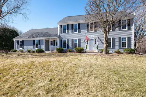 1095 Ridge, Waukesha, WI 53186