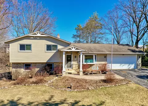 w189n5050 Crest Vw, Menomonee Falls, WI 53051