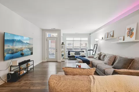 1915 N Water #209, Milwaukee, WI 53202