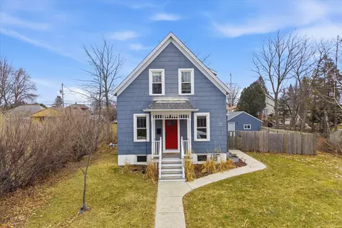 526 N Montgomery, Port Washington, WI 53074