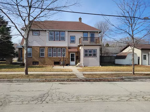 502 W Oakland, Port Washington, WI 53074