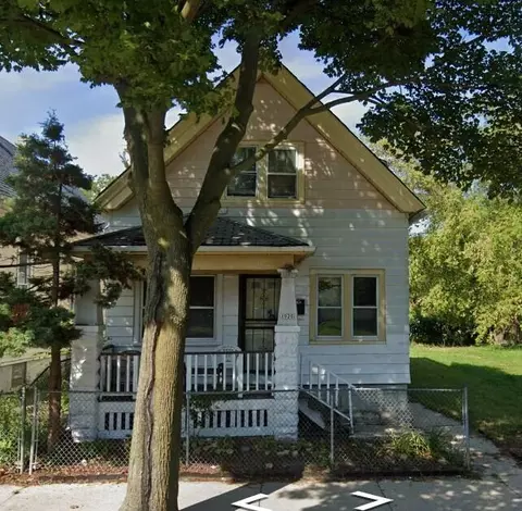 1020 W Hadley, Milwaukee, WI 53206