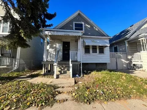 2753 N 20th, Milwaukee, WI 53206