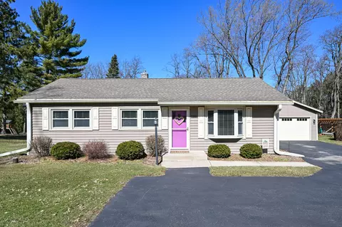 1213 Main, Delafield, WI 53018
