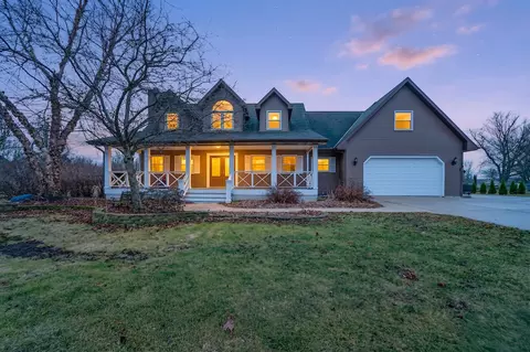 w5665 Lakeshore Drive, Sugar Creek, WI 53121