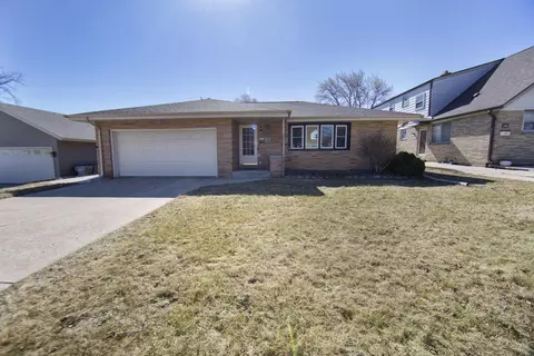 8825 W Morgan, Milwaukee, WI 53228