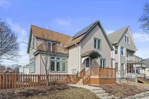 3321 N Newhall, Milwaukee, WI 53211