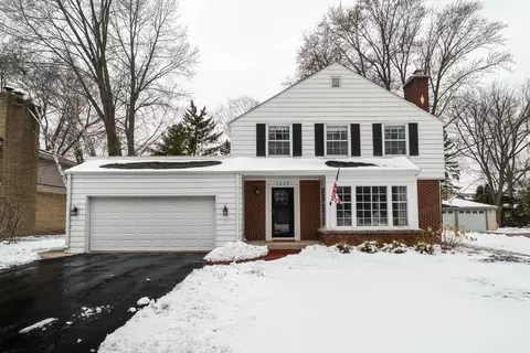 7219 N Santa Monica, Fox Point, WI 53217