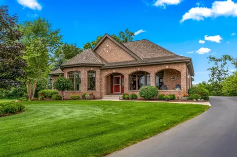 180 Monastery Hl, Lac La Belle, WI 53066