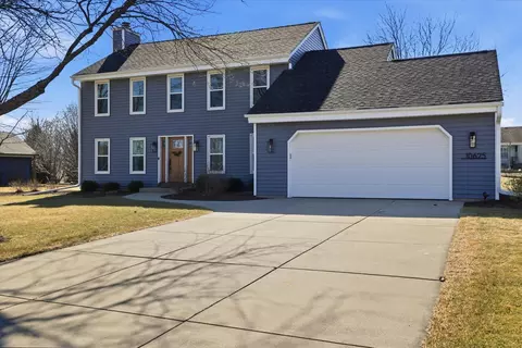 w141n10625 Wooded Hls, Germantown, WI 53022