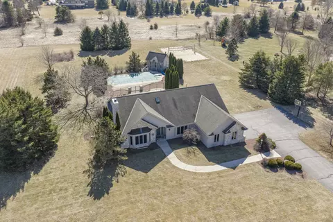 View/Area - s88w34777 Nesting, Eagle, WI 53119 photo 1 of 10