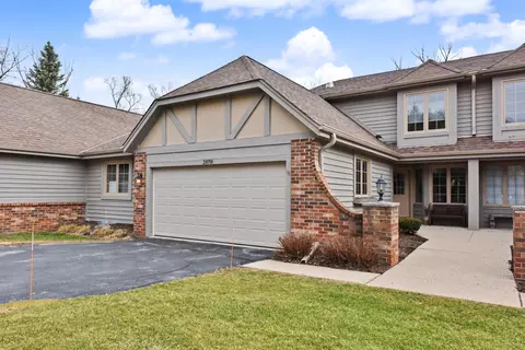 2870 Teal Rdg #B, Brookfield, WI 53045