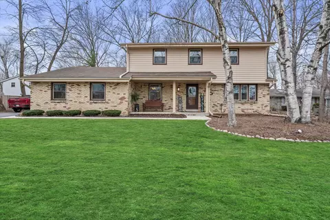 3675 S Poplar, New Berlin, WI 53151