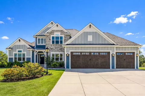 8955 W Highlander, Mequon, WI 53097