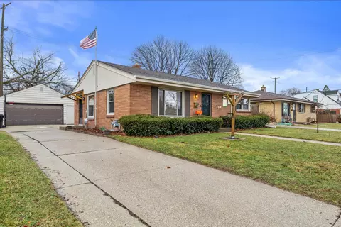 1111 Shorecrest, Racine, WI 53402