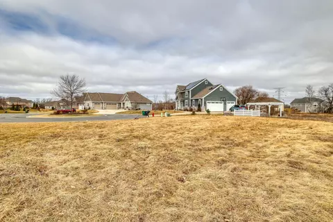 n57w19673 Holly, Menomonee Falls, WI 53051
