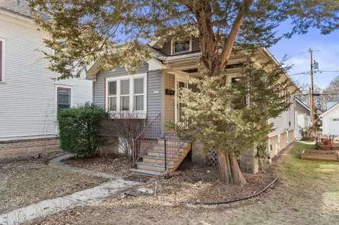 3137 S S Pne, Milwaukee, WI 53207