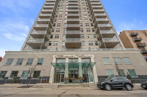 1313 N Franklin #902, Milwaukee, WI 53202