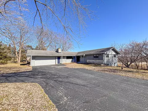 w270n198 Arrowhead, Waukesha, WI 53188