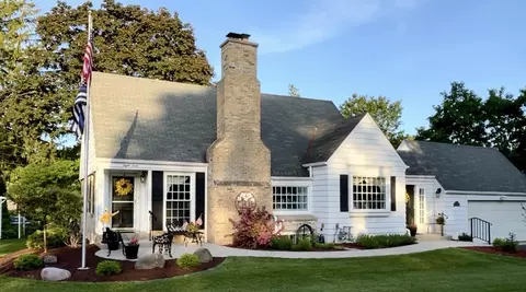 840 Kurtis, Elm Grove, WI 53122