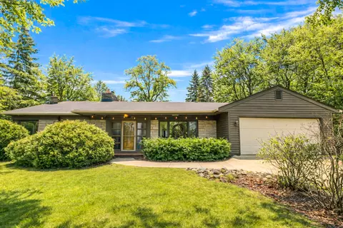 923 W Montclaire, Glendale, WI 53217