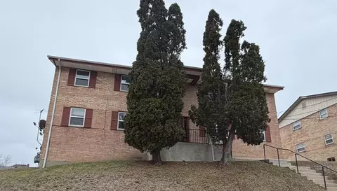 938 Aurora, Waukesha, WI 53186