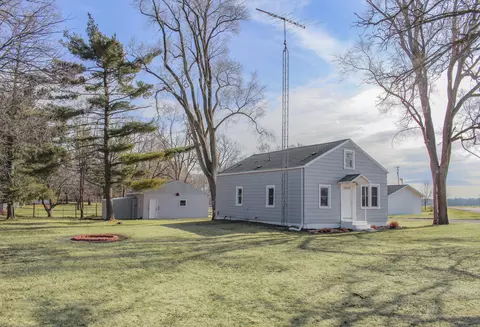 n1092 Clover Road, Bloomfield, WI 53128