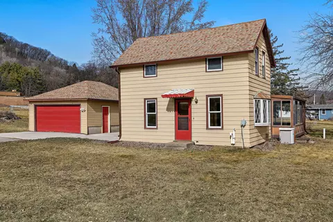 1240 Browns, Dakota, MN 55925