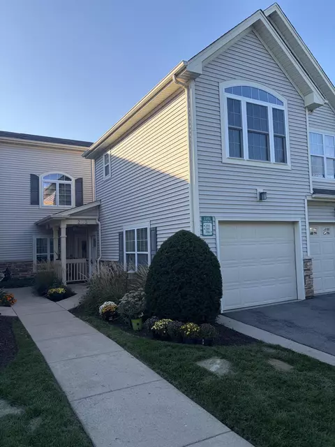 1151 E Townline #205, Lake Geneva, WI 53147